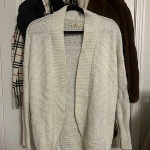Hollister cozy winter cardigan (small) (beige)